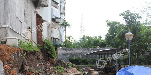 广东遭降雨降温“双重打击” 今明天广州等多地仍有大雨