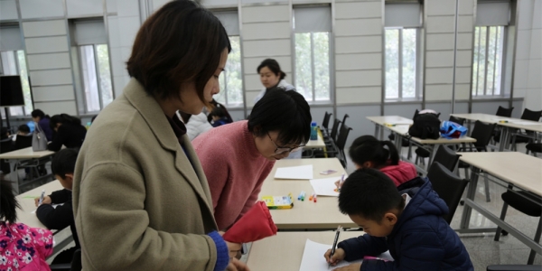 世界气象日 小朋友们南京北极阁里画天气-图5