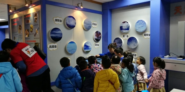 天津市气象局开展世界气象日参观活动-图3