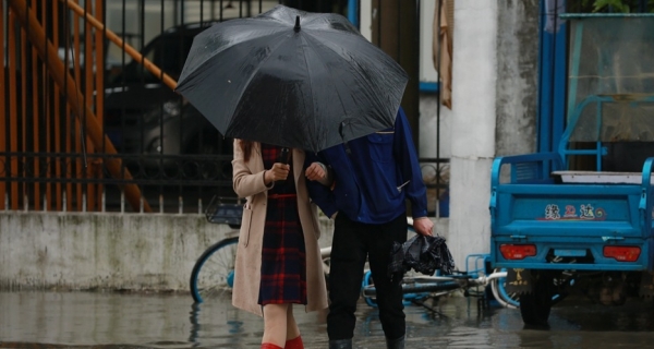 江西南昌遭遇强降雨 多处道路积水-图4