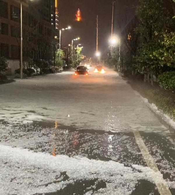 贵州玉屏县遭冰雹袭击-图1