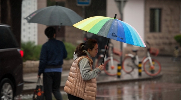 北京今日出现雷雨天气 道路积水明显-图8