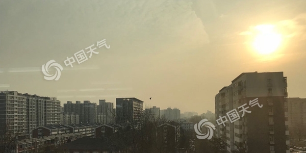 北京今有小雨夜间阵风7级 明天北风呼啸最低温近冰点