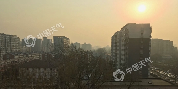 北京今天最高温达25℃ 明后天风雨将至累积降温11℃
