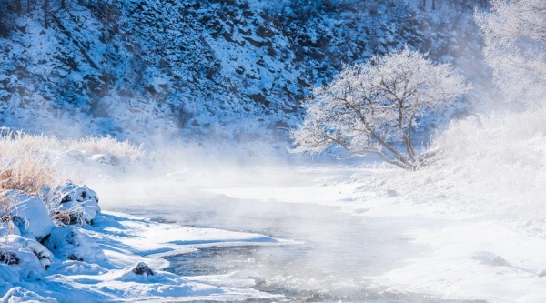 内蒙古神奇不冻河 气温低至-35℃仍在流淌-图1