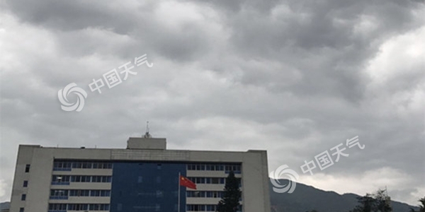 周末广东迎大雨局部暴雨 周日降温3～5℃