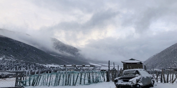 四川康定飘雪 玉龙西村天地皆静-图1