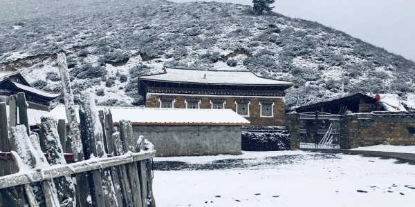 四川康定飘雪 玉龙西村天地皆静-图4