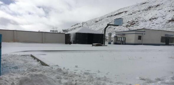 西藏多地持续雨雪天气 局地积雪深度6厘米