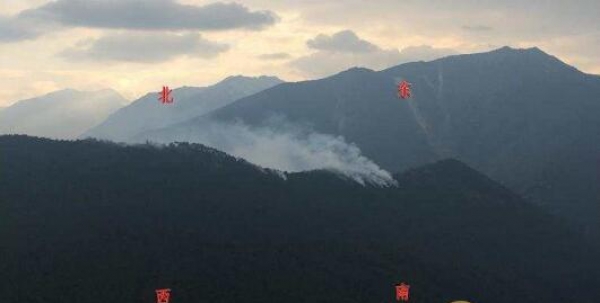 四川火灾致30名扑火人员牺牲 火灾面积达到15公顷