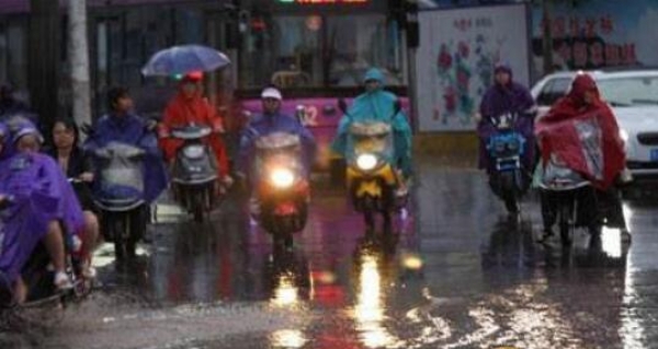 江西多地大到暴雨 今日南昌气温降至15℃
