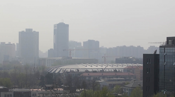 出门戴口罩！北京大风和森林火险预警齐发 局地现扬沙-图2