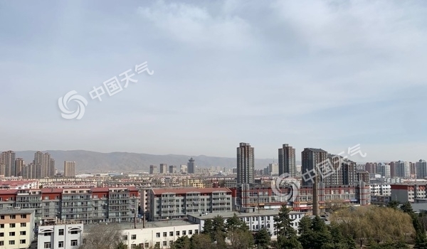 内蒙古清明假期天气不平静 大风沙尘雨雪频现