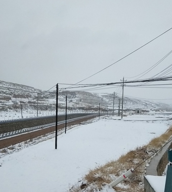 山西多地最低温跌至冰点下 大同广灵积雪难化-图6