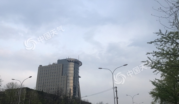 今晨北京降雨体感湿冷 未来几天气温小幅回升