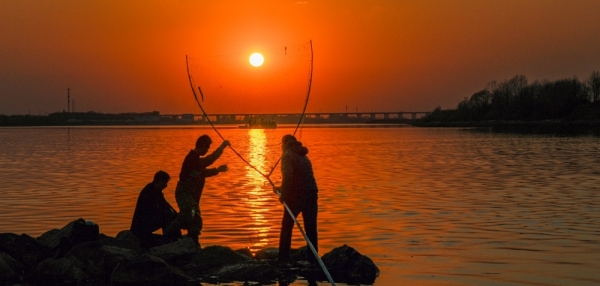 松花江畔夕阳映晚霞 美景如画-图5