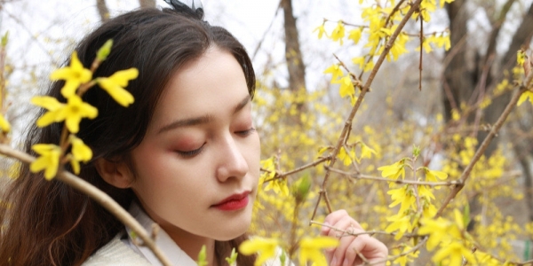 当美人遇上春花 你更喜欢哪一个？-图23