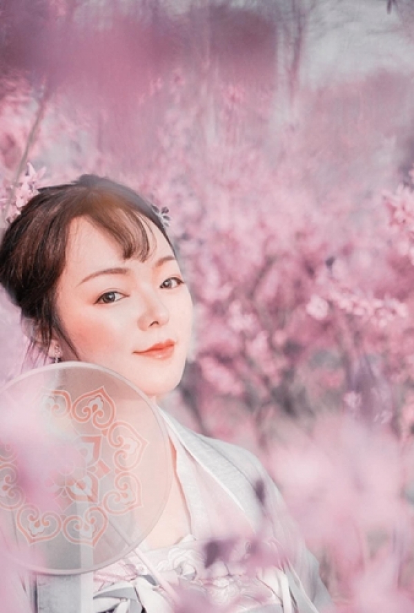 美人如玉裳如画 春花古装两相宜-图8