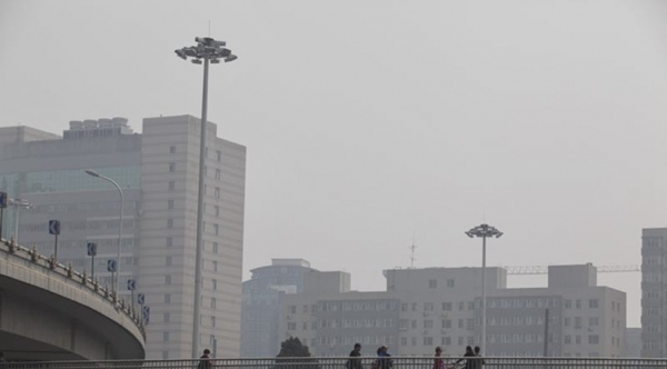 ​北京空气质量不佳 口罩成出行标配-图4