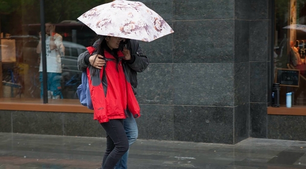 北京连日尘霾笼罩 及时雨清洗空气质量转优-图5