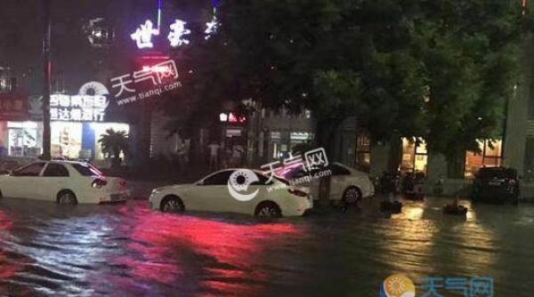 湖北又迎新一轮降雨 省会武汉气温跌至28℃