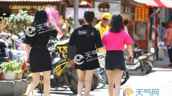 四川持续晴朗高温 今日成都气温高达31℃