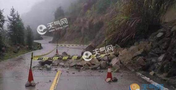 江西寻乌公路因强降雨塌方 已抢通无人员伤亡