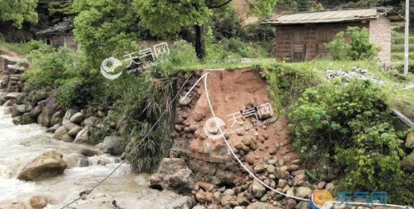 江西多地遭强对流天气袭击 酿成内涝滑坡等惨剧