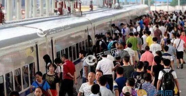 “五一”小长假来临 新疆加开134列旅客列车
