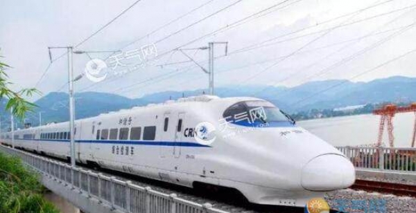 “五一”小长假来临 新疆加开134列旅客列车