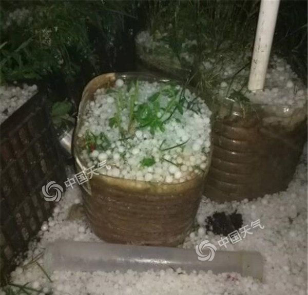 云南8地遭冰雹袭击 今明天仍将现局地强对流天气