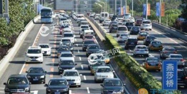 岳阳交警公布五一易拥堵路段 这些道路得绕着走