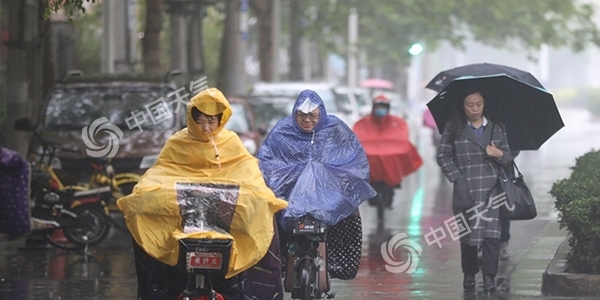 中东部较强降雨持续 【重庆贵州】局地大暴雨