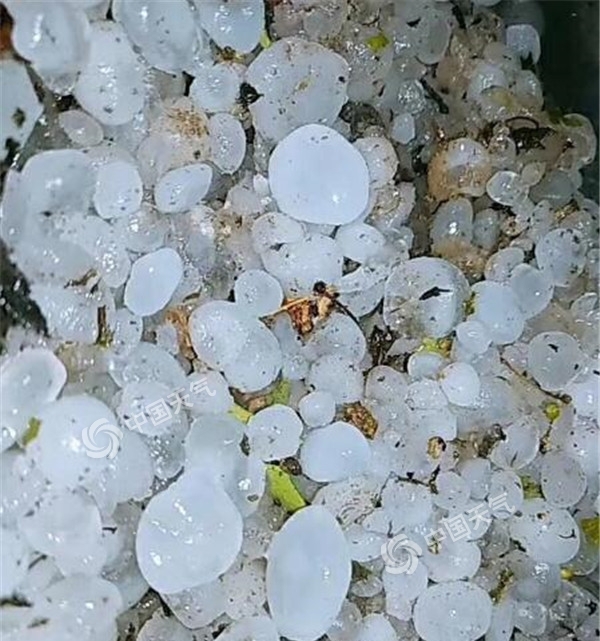 冰雹+大风！强对流致云南永善县泥沙洪水翻滚-图1
