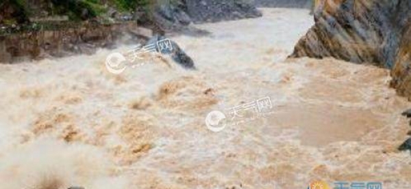 广东清远连山县大雨来袭 诱发山洪酿成4死2失踪