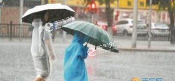 华南五一假期雨中度过 沙尘袭扰北方