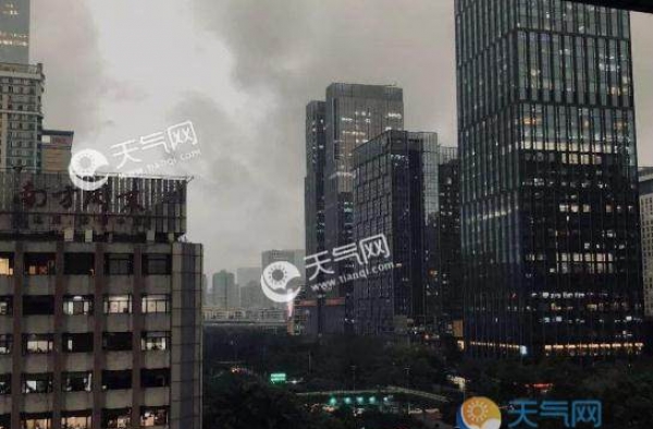 冷空气致东北华北大风降温4℃-8℃ 华南暴雨来袭