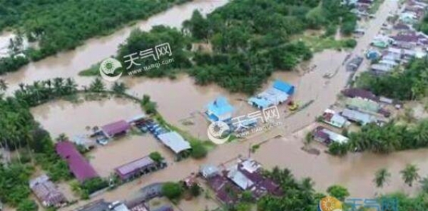 印尼多地突发洪水泥石流 40人死亡13人失踪