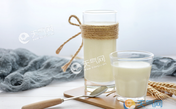 高考的学生吃点什么好 补脑减压促进睡眠的食物大全