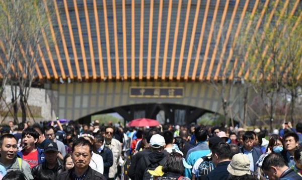 五一假期出游热 景区人从众-图9