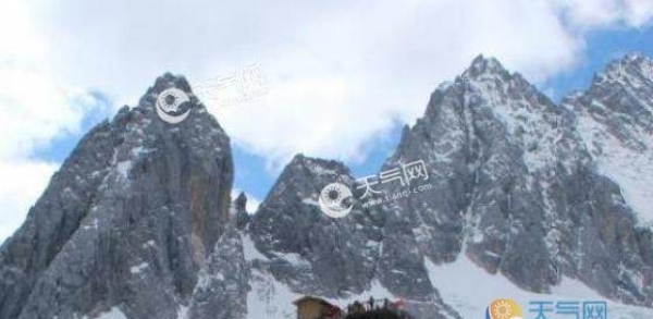 丽江玉龙发生山火怎么回事 丽江玉龙山火最新扑救进展