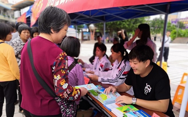 广东广宁县气象局开展气象防灾减灾科普宣传活动-图1