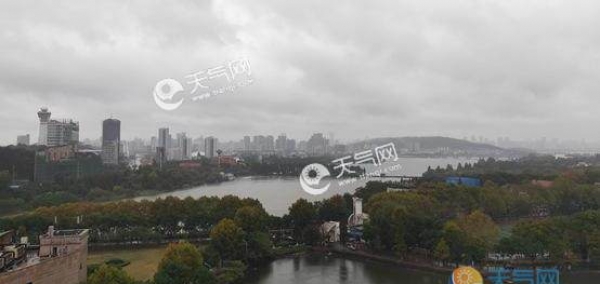湖北结束高温迎降雨 多地气温跌至26℃
