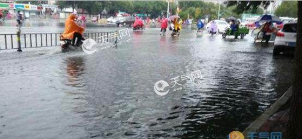 山东大部持续阴雨天 济南最高气温跌至25℃