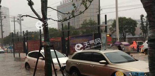 安徽迎新一轮大范围降雨 合肥气温下滑至27℃