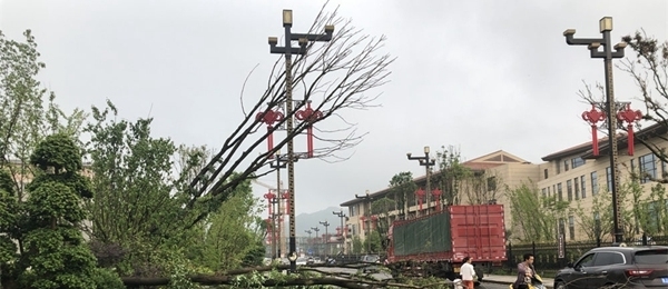 南方强降雨持续 周末华北西北将“降火”