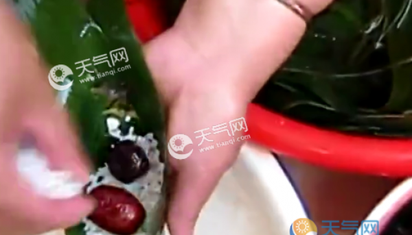 三角粽的最简单包法步骤 三角粽的包法具体步骤图解