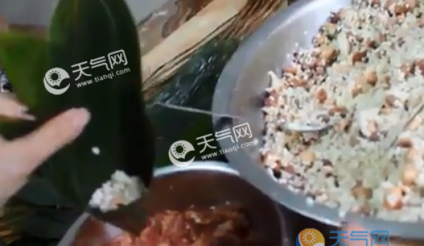 三角棕怎么折步骤图 最简单的三角粽子包法