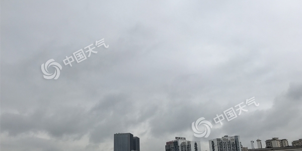 昨夜重庆多地现大暴雨 今明局地仍有暴雨注意防范地质灾害