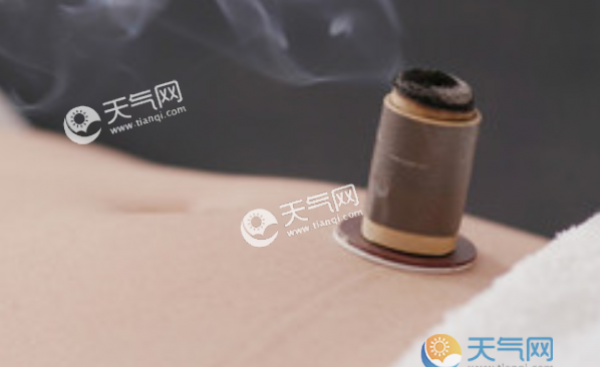 三伏天艾灸肚脐的好处 艾灸肚脐一次多长时间为好